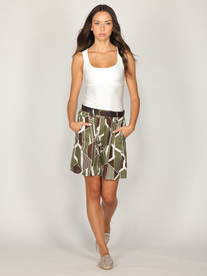 Shorts in fantasia geometrica