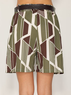 Shorts in fantasia geometrica