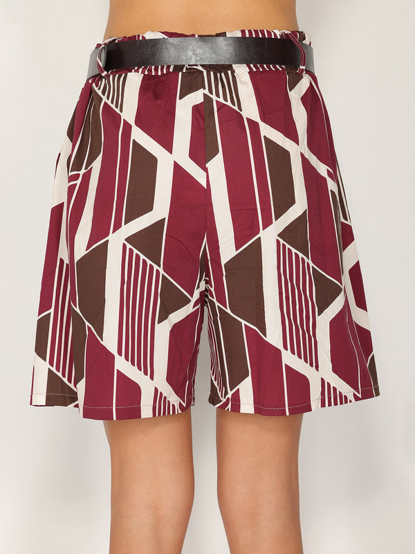 Shorts in fantasia geometrica