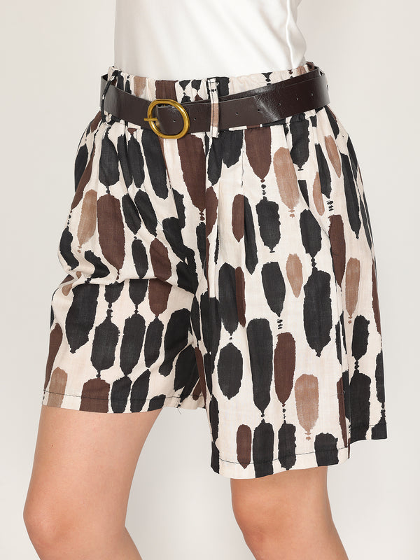 Shorts in fantasia a pois
