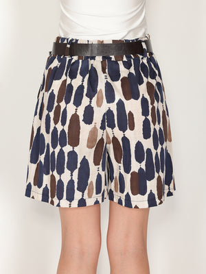 Shorts in fantasia a pois