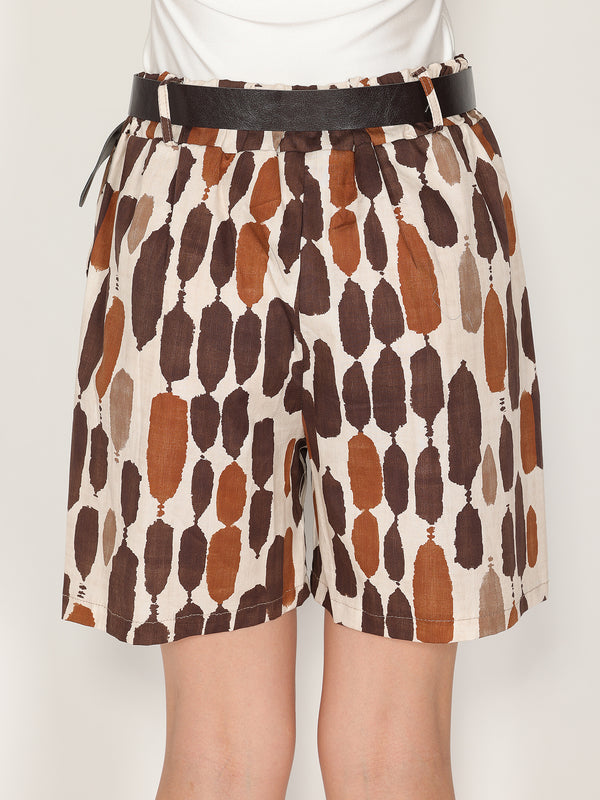Shorts in fantasia a pois