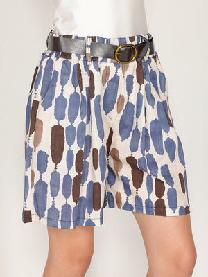 Shorts in fantasia a pois