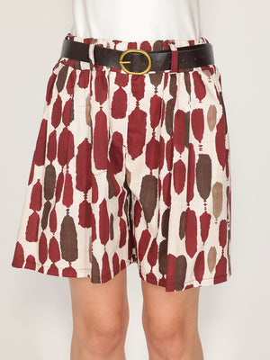 Shorts in fantasia a pois