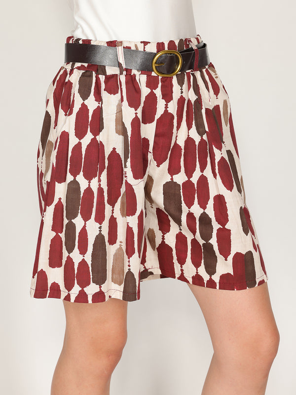 Shorts in fantasia a pois