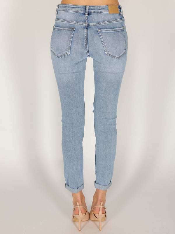 Jeans strappati