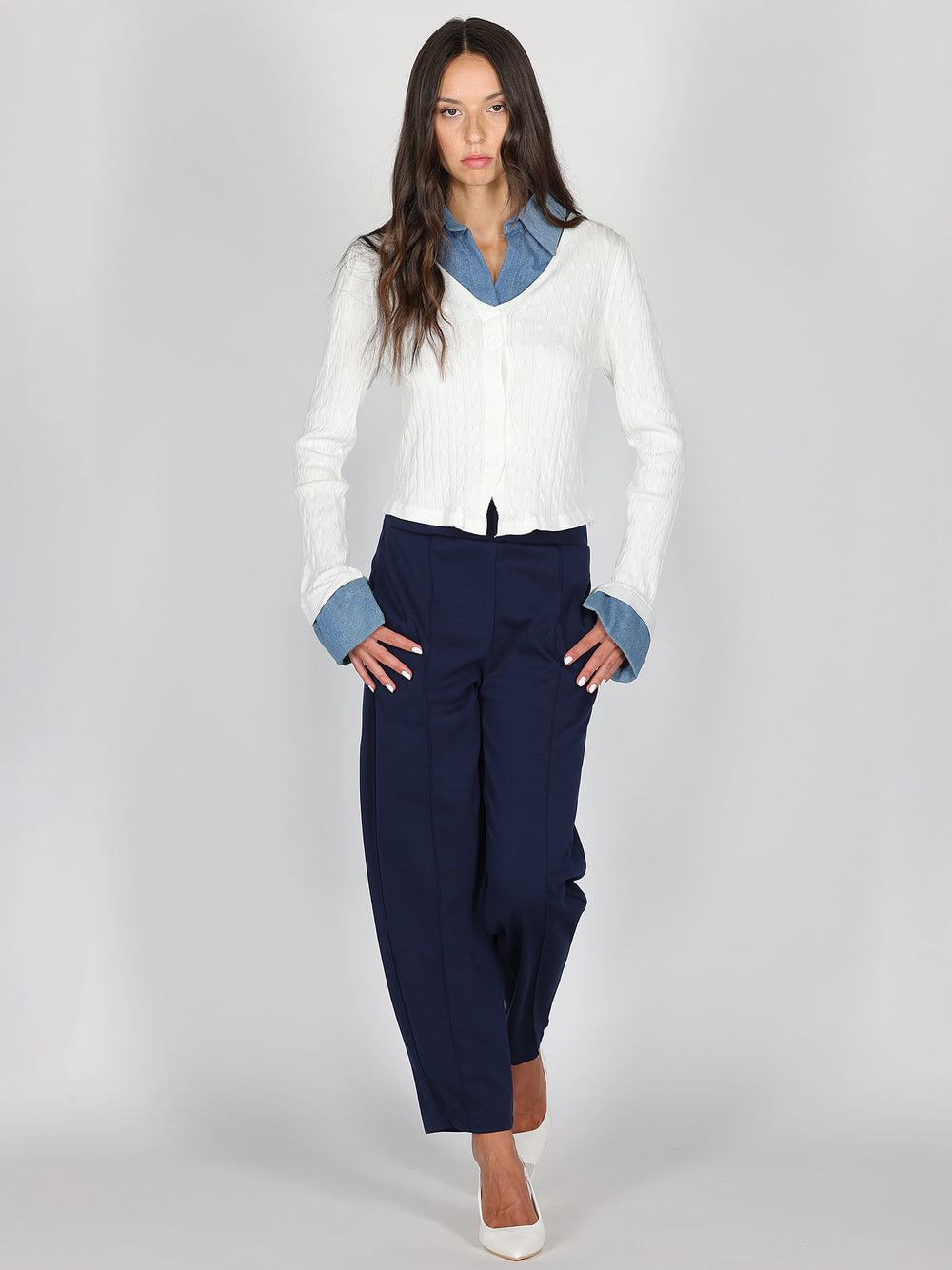 Pantaloni con piega
