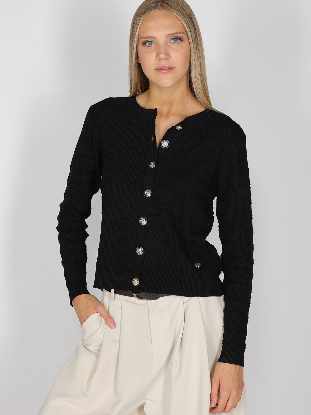 Maglia con bottoni oro