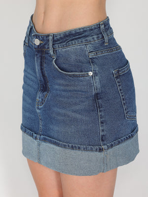 Minigonna jeans con risvolto