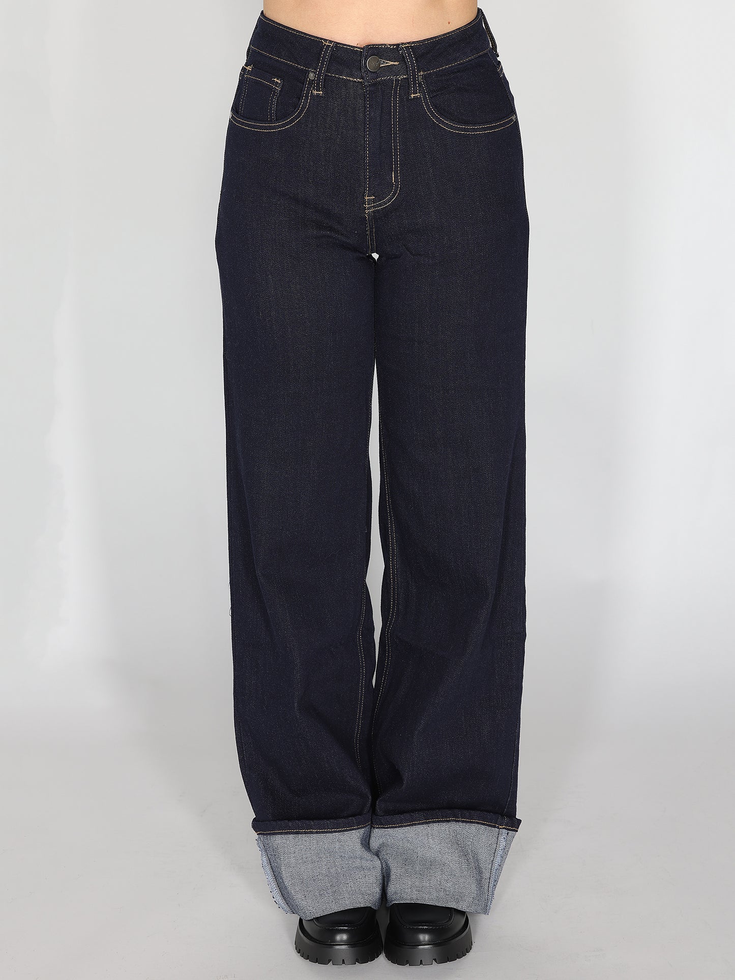 Jeans palazzo con risvolto