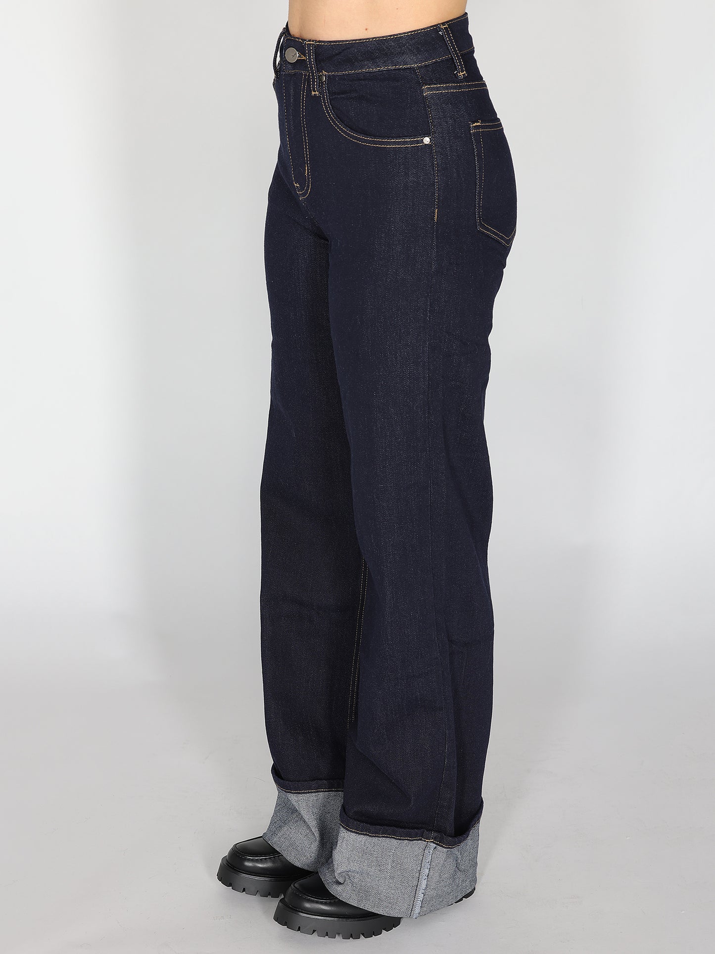 Jeans palazzo con risvolto