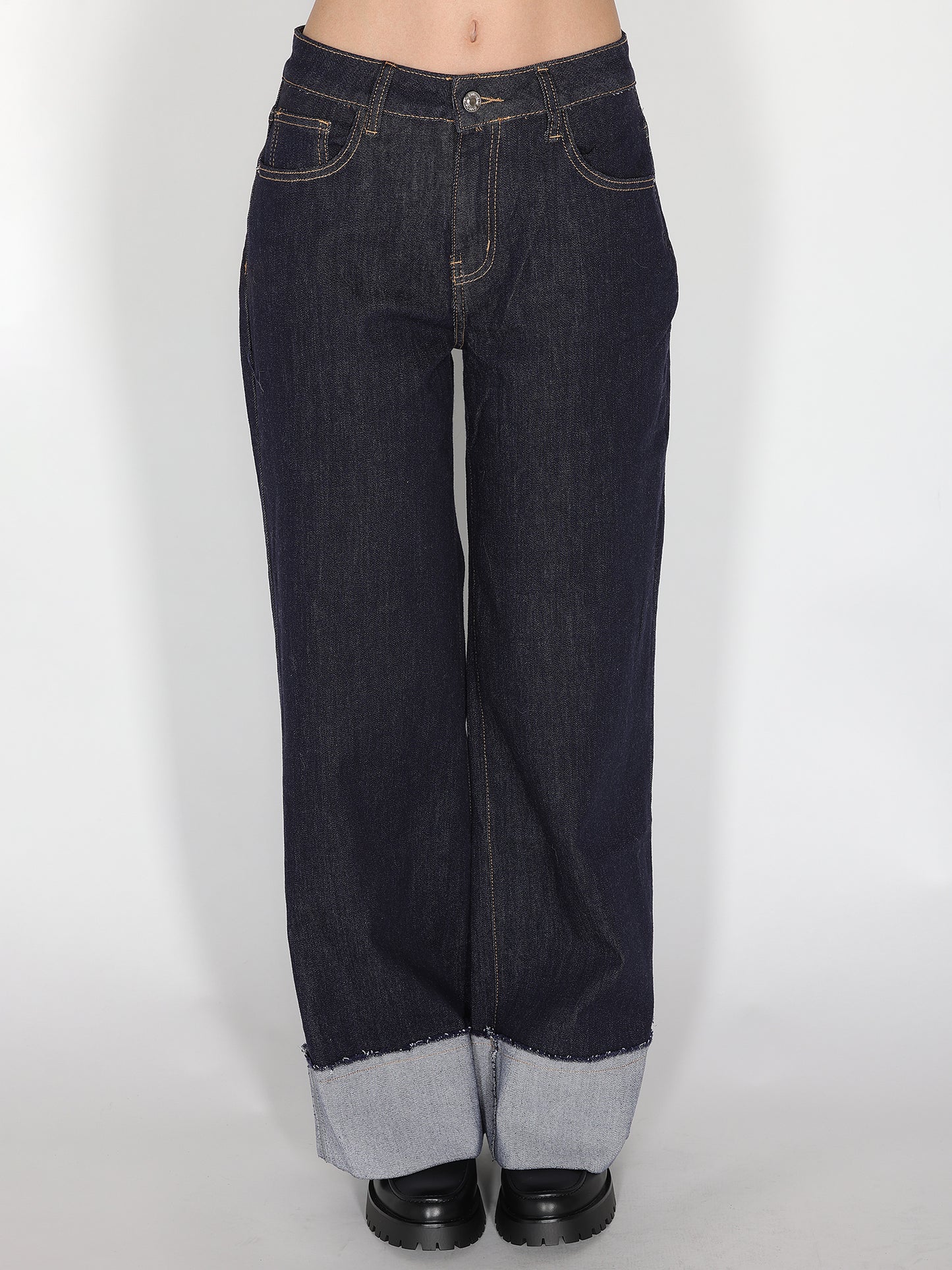 Jeans a palazzo con risvolto