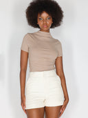 Top con bordo arricciato
