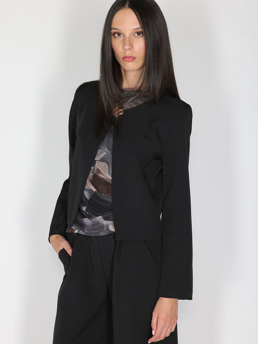 Giacca corta con spilla