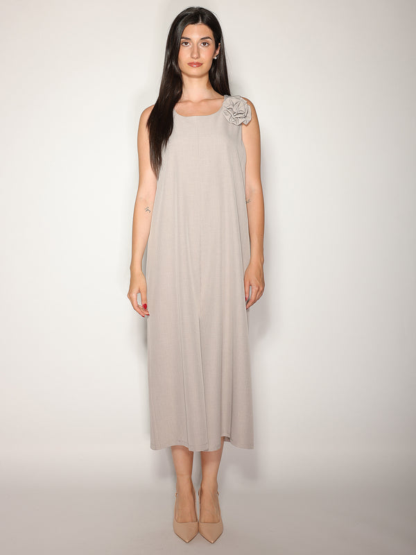 Tuta Beige con dettaglio a forma di rosa