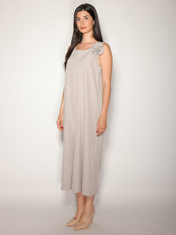 Tuta Beige con dettaglio a forma di rosa