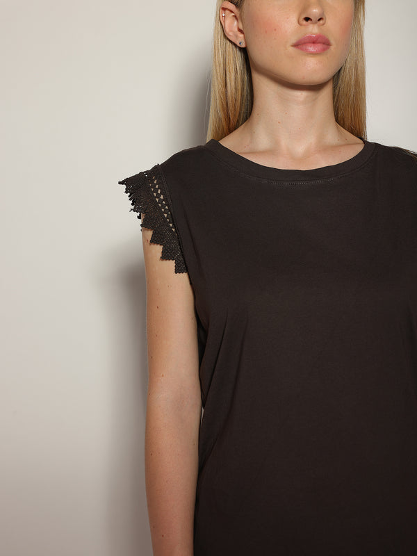 T-shirt manica sangallo
