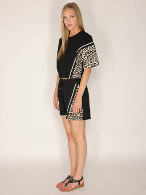 T-shirt e shorts in cotone leopardato