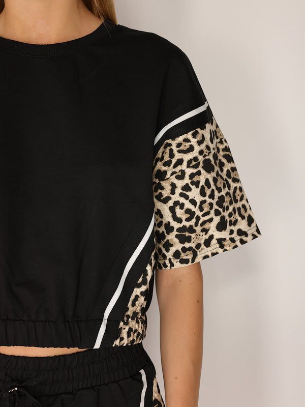 T-shirt e shorts in cotone leopardato