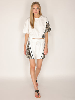 T-shirt e shorts in cotone leopardato