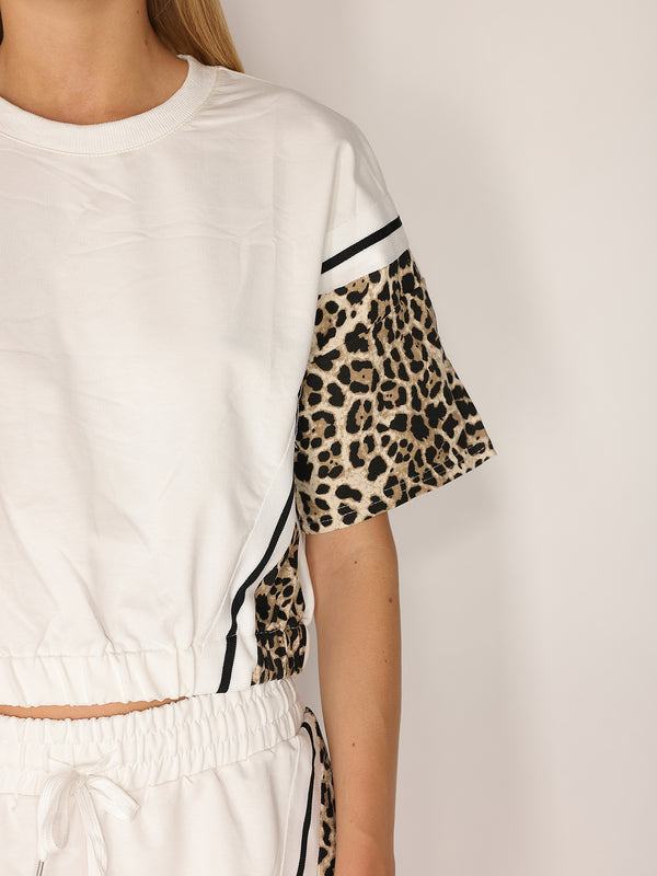 T-shirt e shorts in cotone leopardato