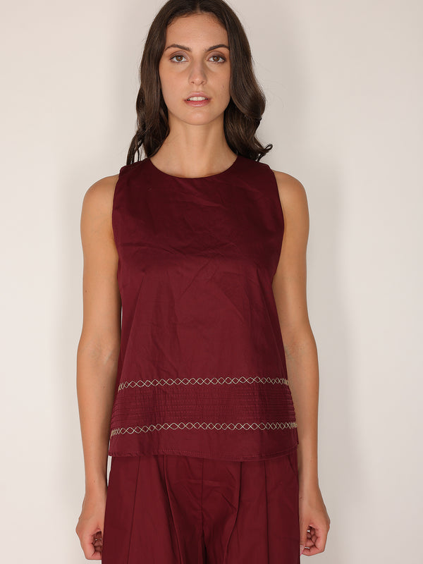 Top in cotone ricamato