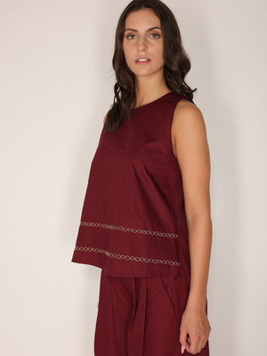 Top in cotone ricamato