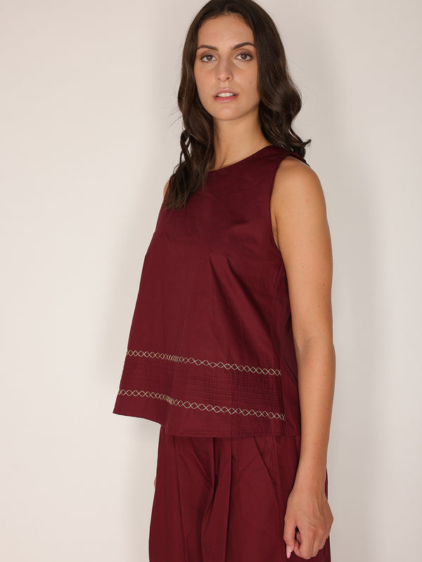 Top in cotone ricamato