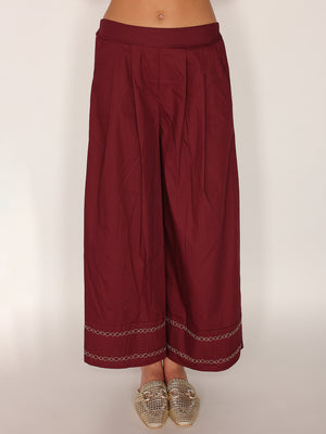 Pantalone in cotone con fondo ricamato