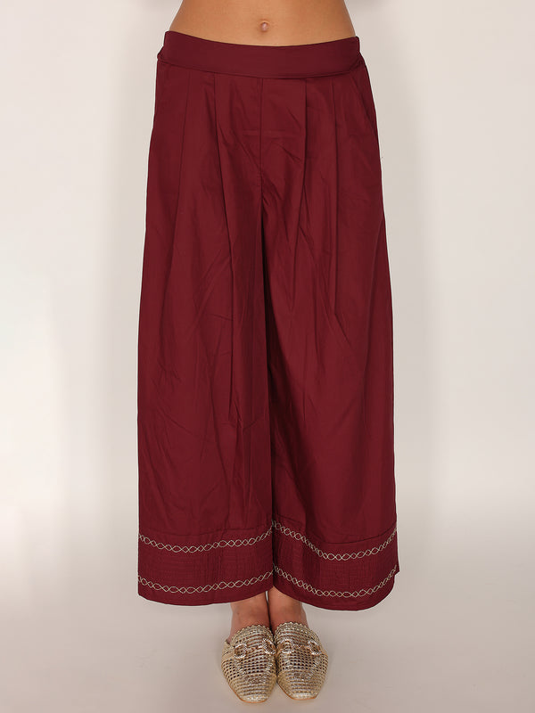 Pantalone in cotone con fondo ricamato