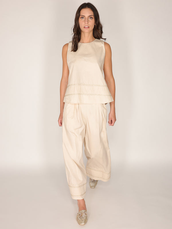 Top in cotone ricamato