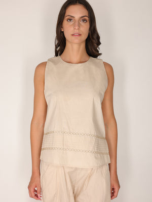 Top in cotone ricamato