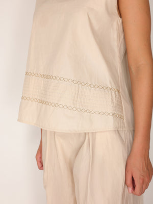 Top in cotone ricamato