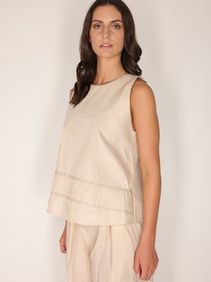 Top in cotone ricamato