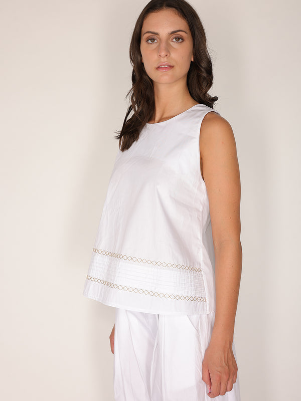 Top in cotone ricamato