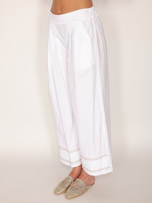 Pantalone in cotone con fondo ricamato