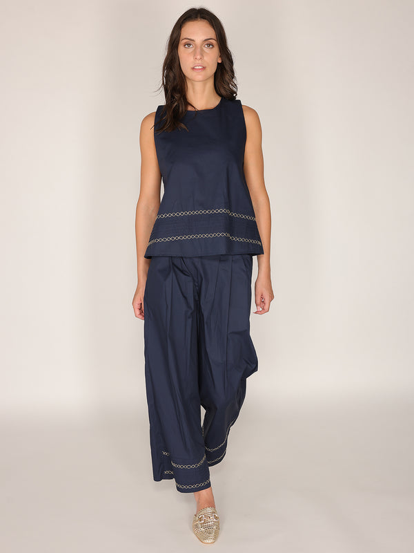 Top in cotone ricamato