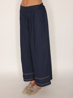 Pantalone in cotone con fondo ricamato