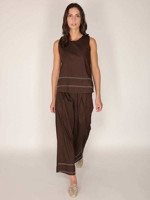 Top in cotone ricamato
