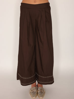 Pantalone in cotone con fondo ricamato