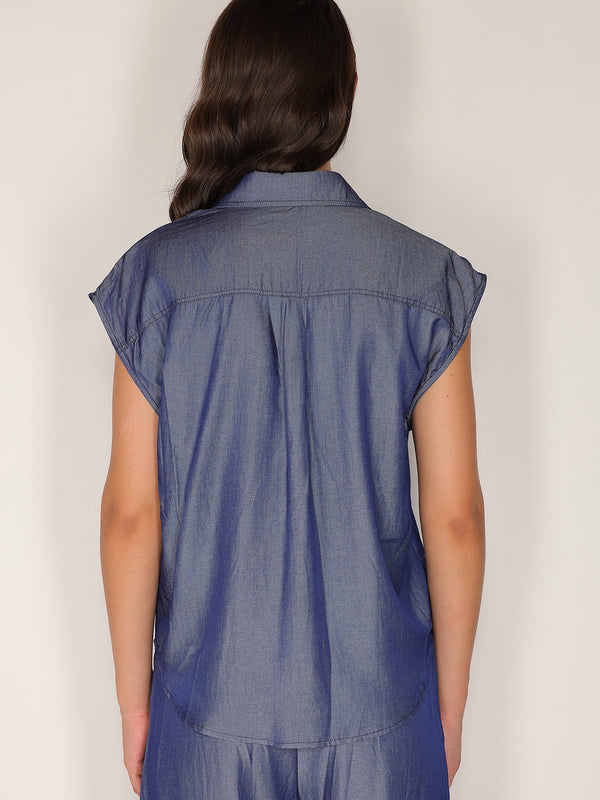 Completo camicia e pantaloni