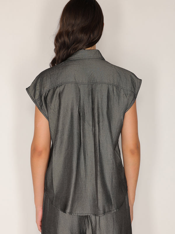 Completo camicia e pantaloni