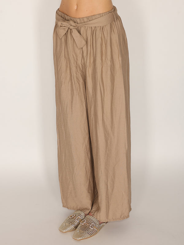 Pantaloni palazzo con cintura