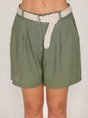Short in lino con cintura