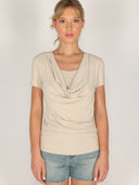 T-shirt con doppio scollo
