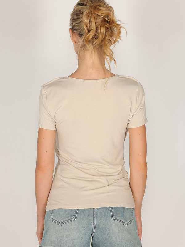 T-shirt con doppio scollo