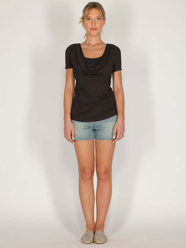 T-shirt con doppio scollo