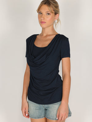 T-shirt con doppio scollo
