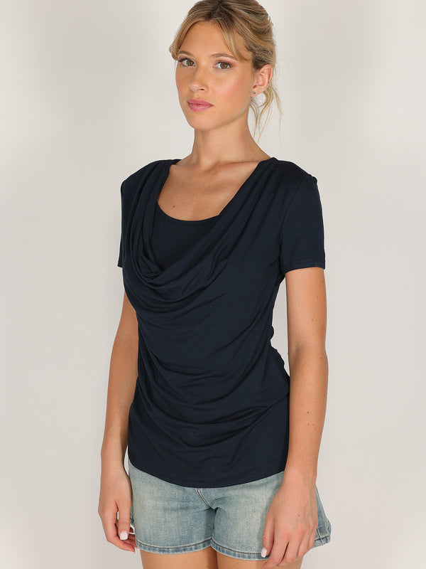 T-shirt con doppio scollo