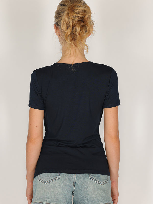 T-shirt con doppio scollo